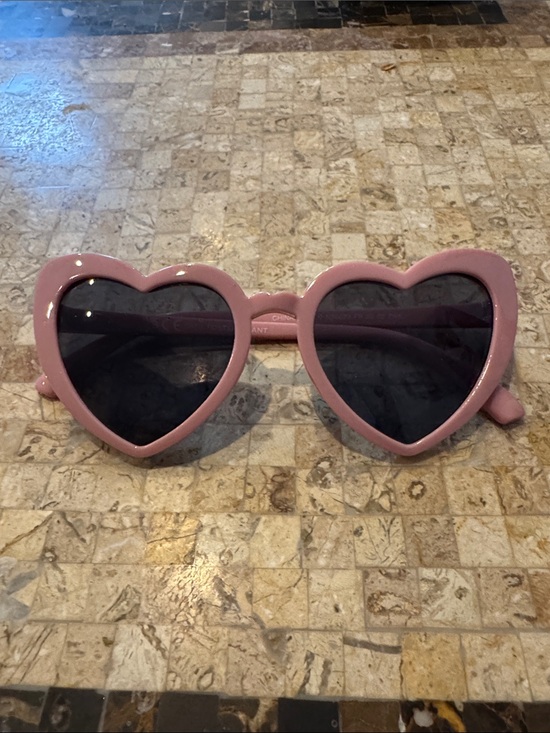 Foster Grant Accessories - Foster grant pink heart sunglasses